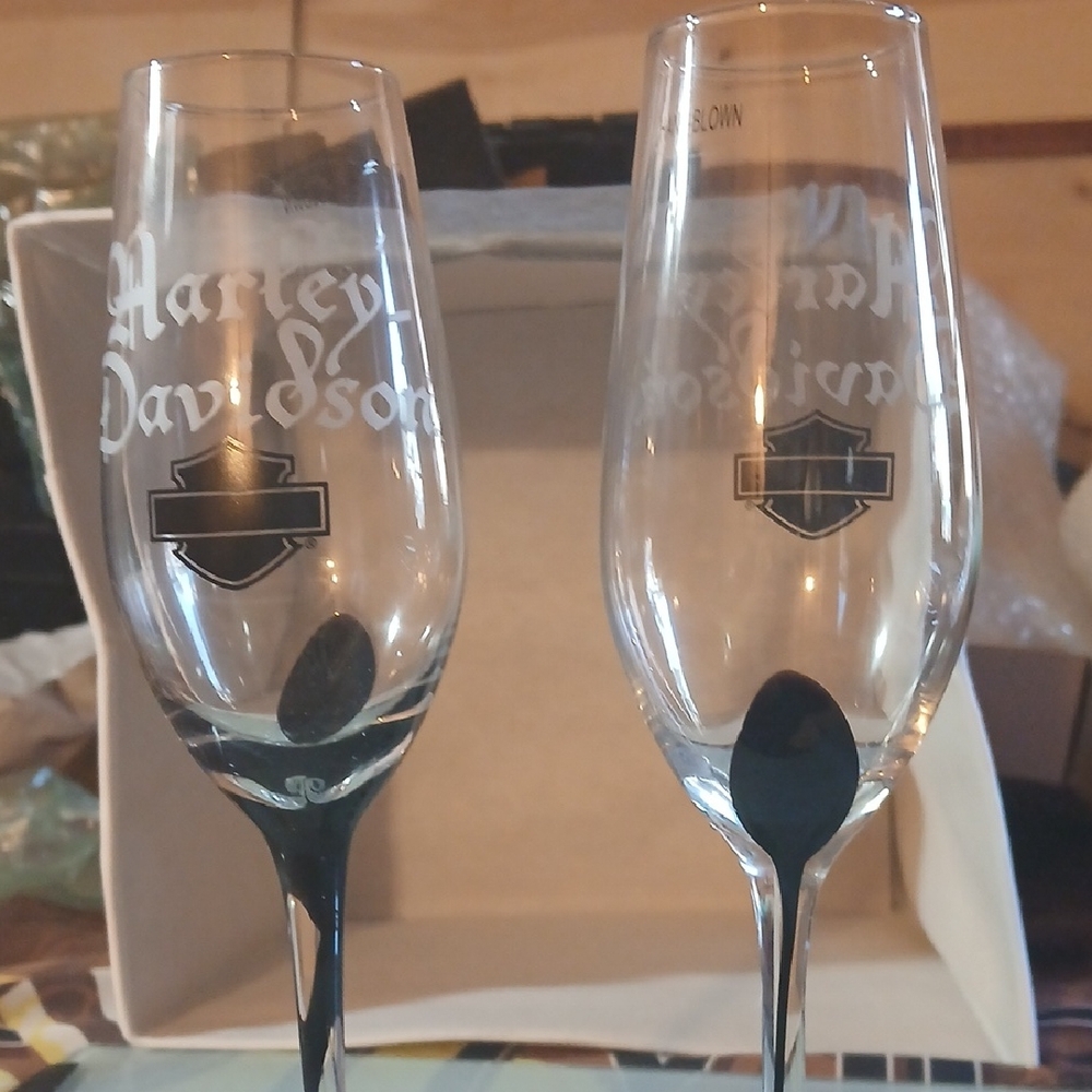 Harley-Davidson Black and Silver Champagne Glasses